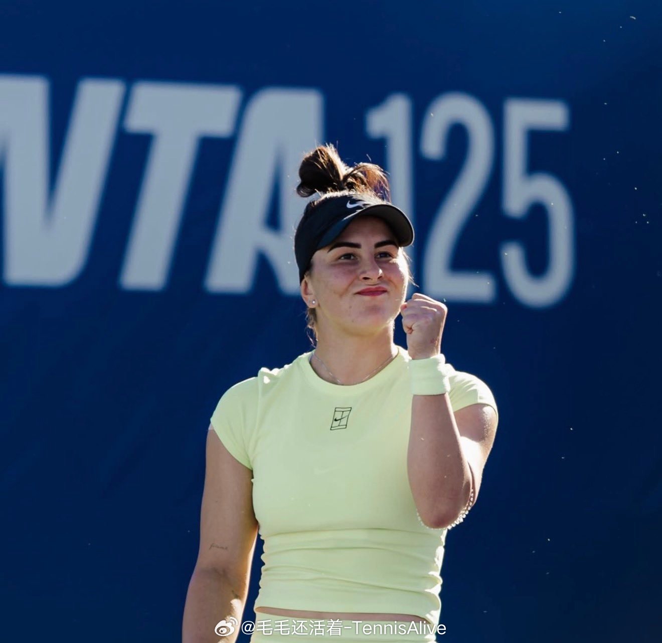 【四字形容】安德莱斯库击败巴多萨安德莱斯库6-2 3-6 6-3巴多萨打进奥斯汀