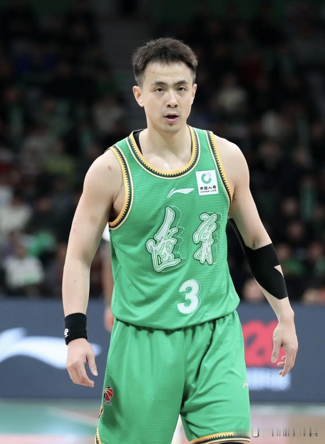 辽宁加时胜江苏！莫兰德抢了21个篮板！

1.赵继伟在辽宁队起到定海神针的作用，