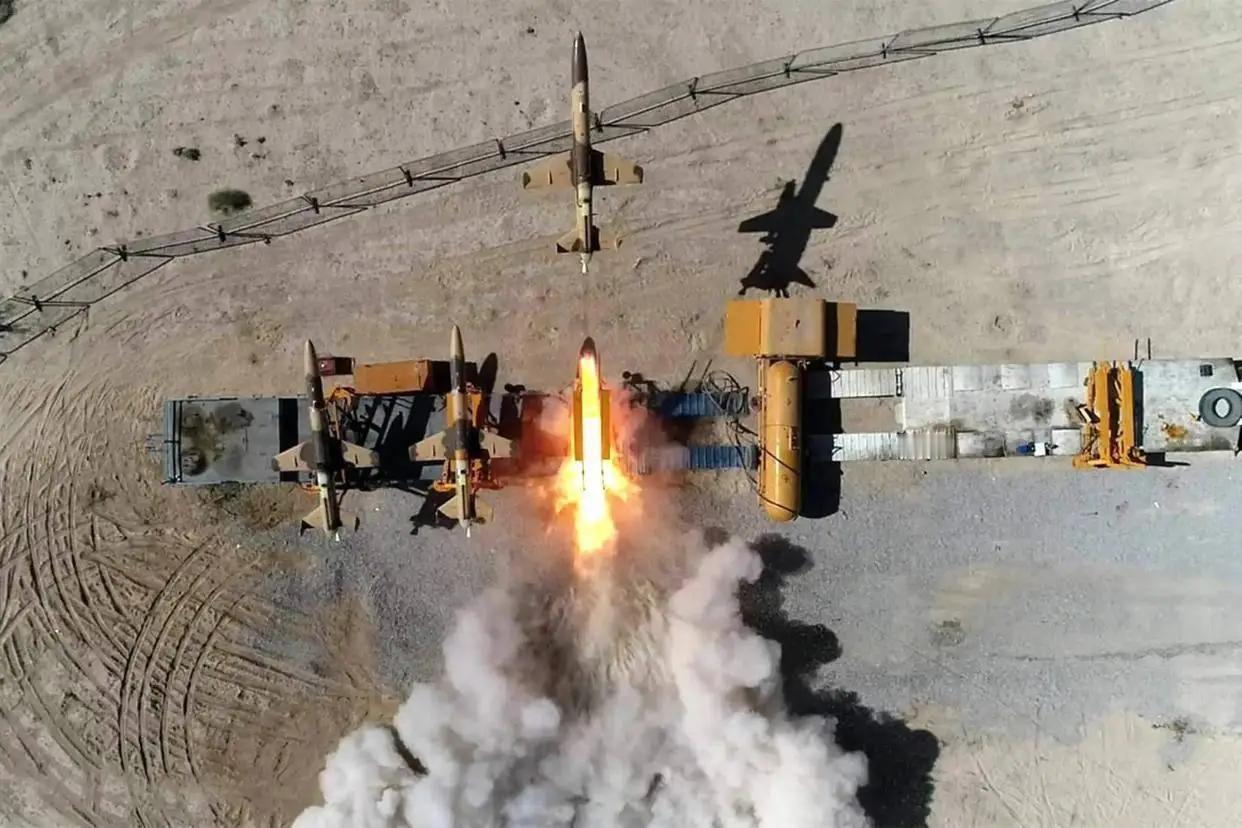 激战六小时！美军狂轰伊朗伤亡惨重，伊方重型导弹密集反击，局势全面升级！
 
9月