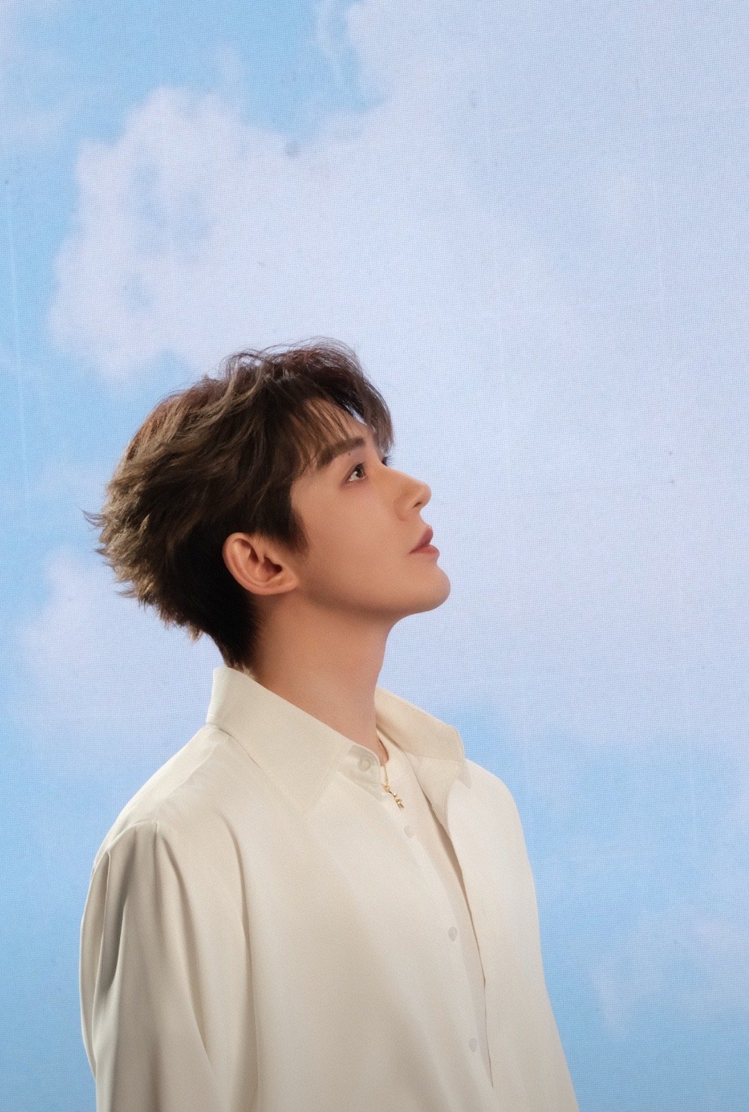 邓为戴银框眼镜太夯了 邓为这张脸太有说服力了，美神降临，天选代言人。有邓为这张脸