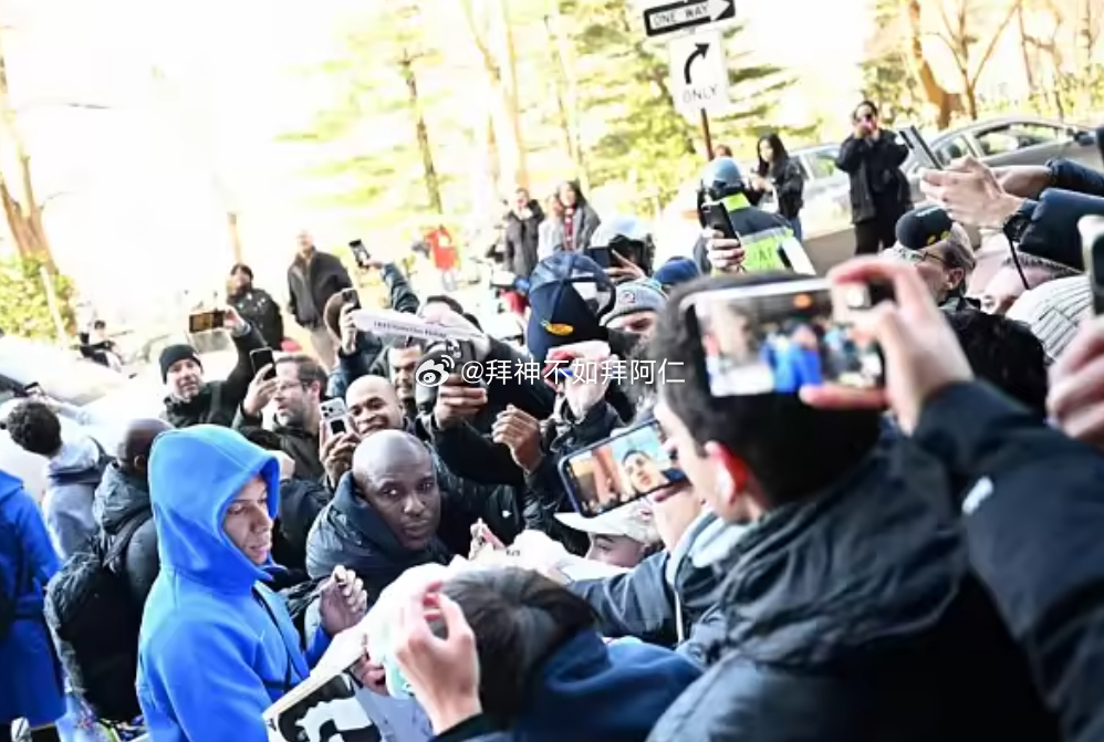 根据法国媒体《队报》的报道，作为法国队的队长，姆巴佩已经从膝伤中恢复，将在周四和