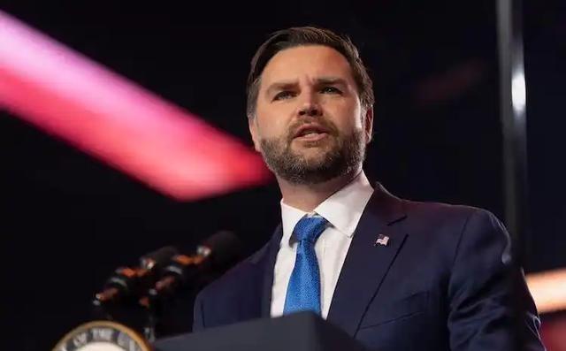 突发猛料！美国副总统万斯毫无预兆，当众抛出重磅表态，直接官宣：这场打了许久的仗，