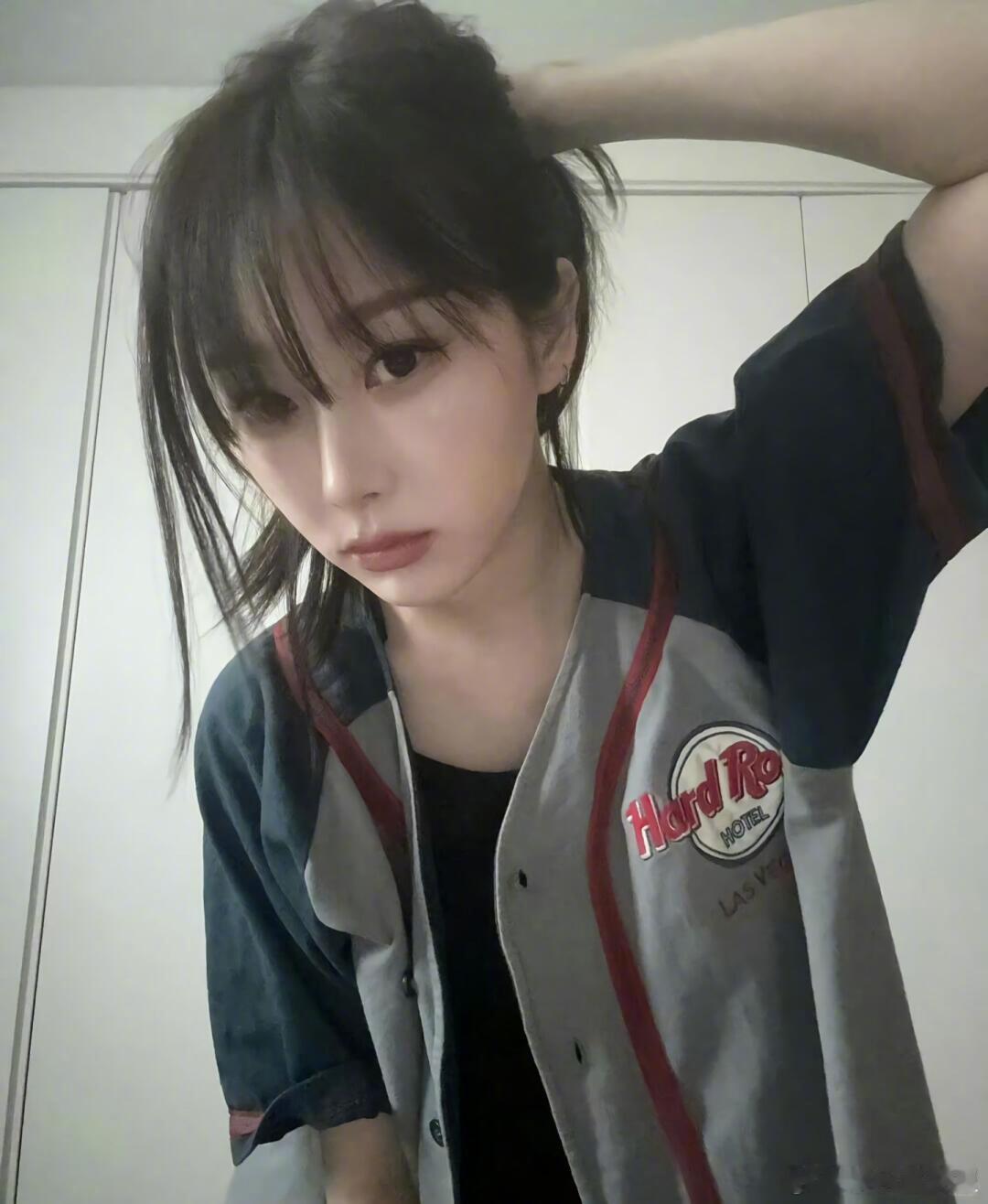 吉赛尔自曝想改艺名 好奇改名后会不会带来新的风格与形象转变，不管是 Gisell