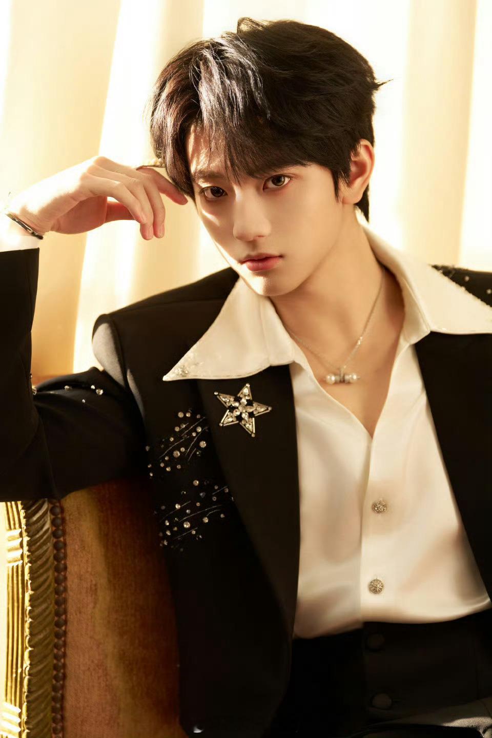 TFING微博之夜 造型出图童禹坤 邓佳鑫 穆祉丞 张子墨 黄朔 