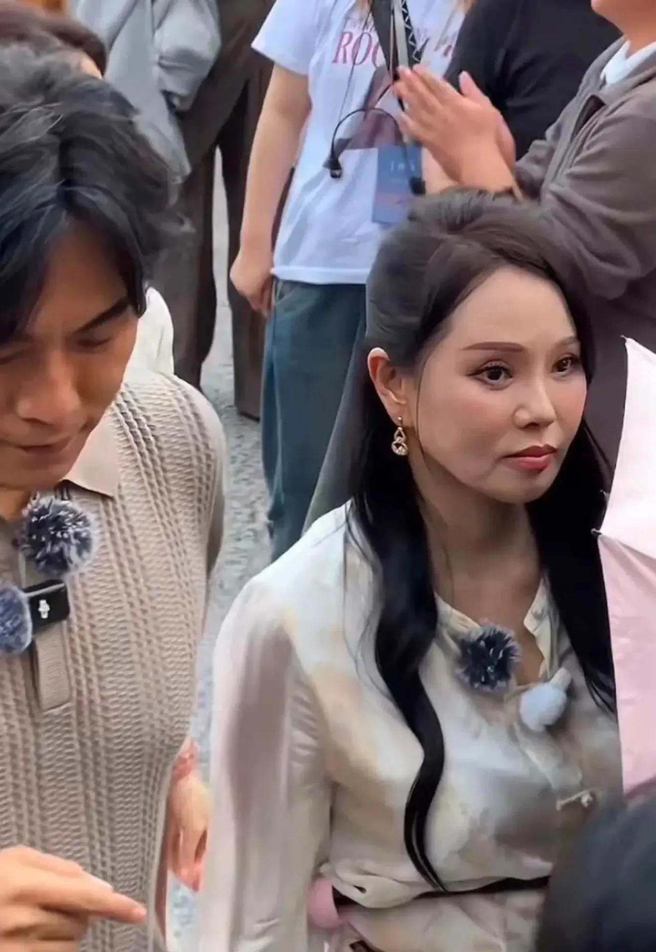 那些说她老了的人，也不想想她多大的年纪了，一个58岁的女人能保持这么年轻，这是非