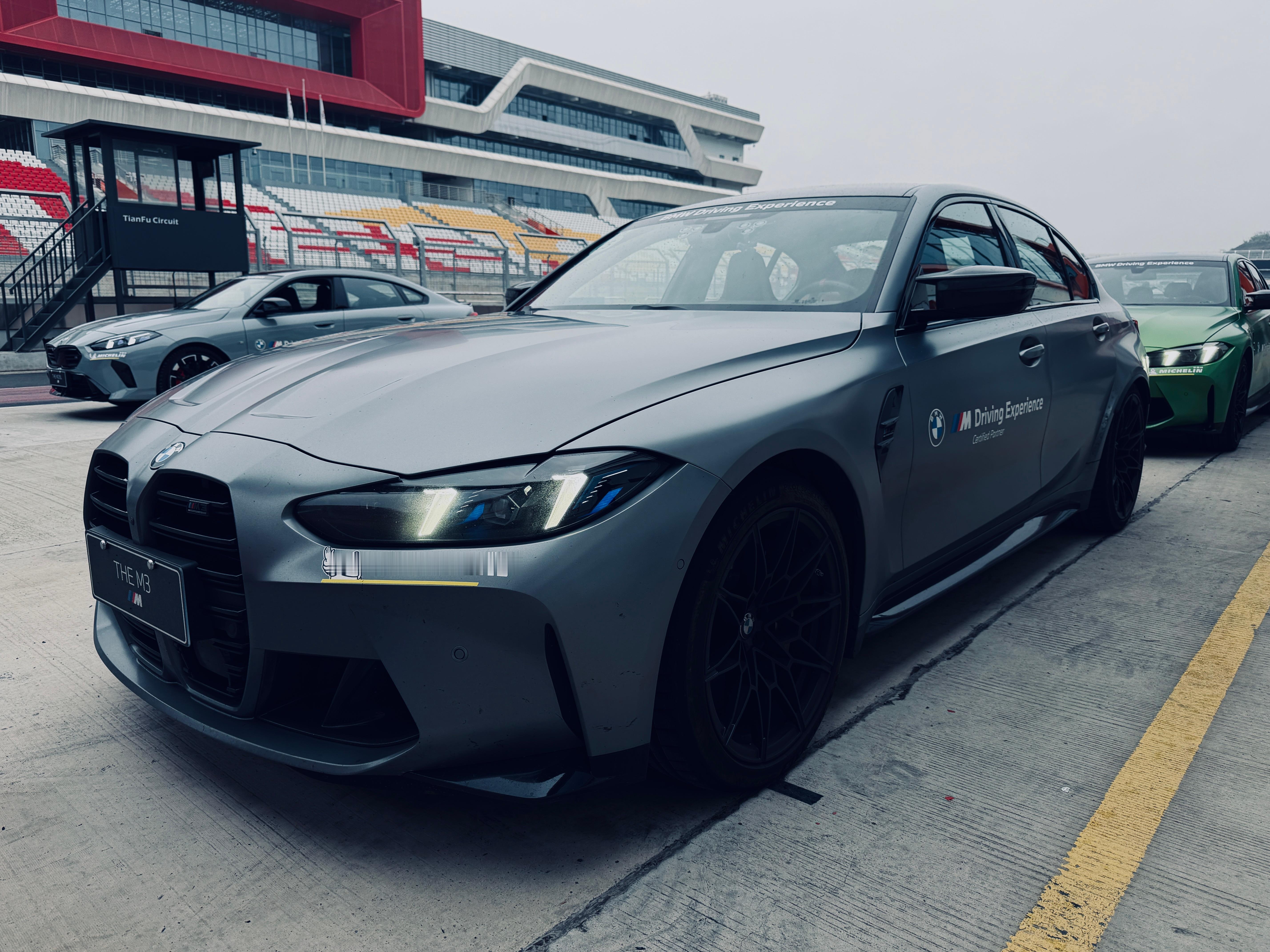 M创新不止驾趣依旧今天上赛道体验了BMW M4、M3和M2 CS，真的，太爽了，