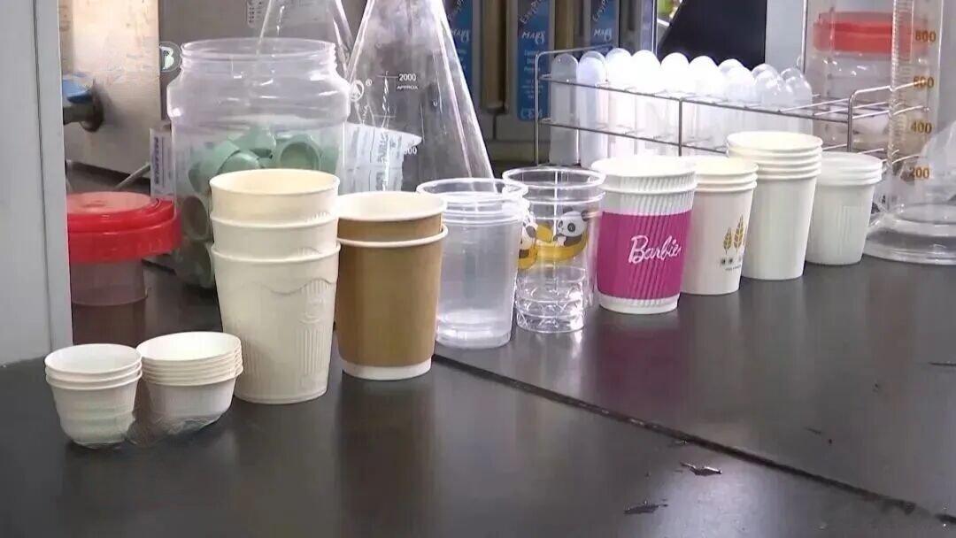 一次性纸杯的猫腻如今，一次性纸杯的使用场景，越来越多了。但您可能没想到，这些看似