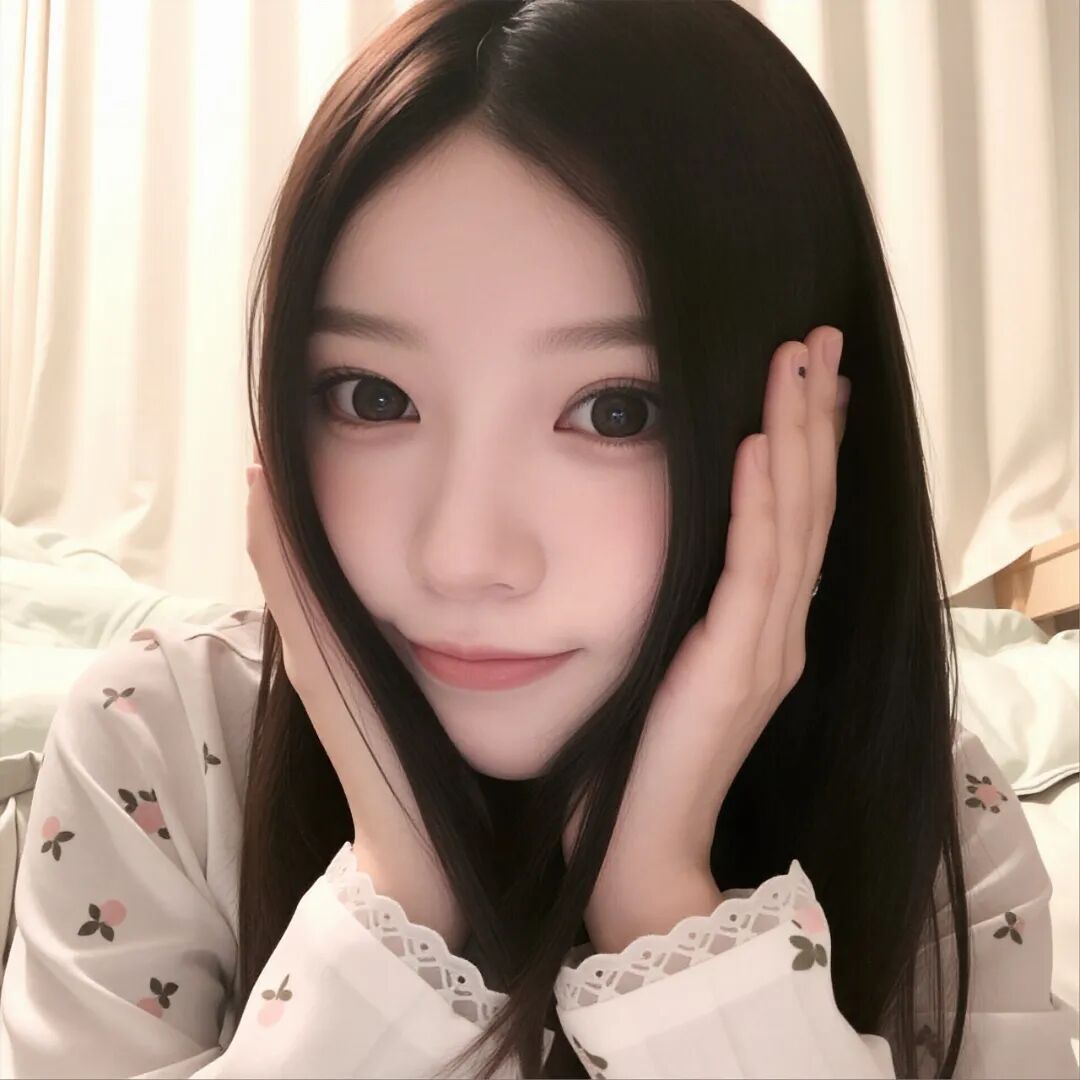 𝑾𝒆𝑪𝒉𝒂𝒕｜百搭女头｜高级感头像｜经典风｜适配强｜无水印 