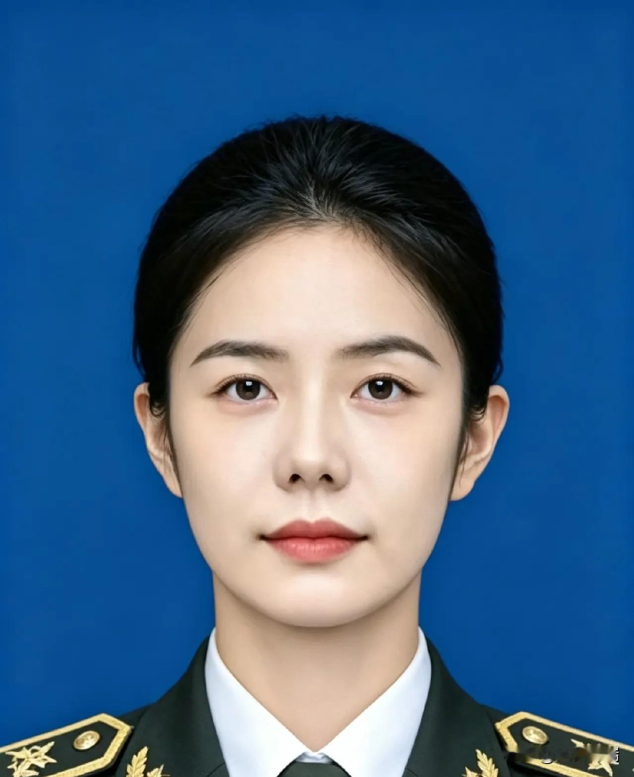 太霸气了！24岁浙江绍兴姑娘徐晨雁，三军仪仗队女分队长，练就3斤3两天下第一刀盲
