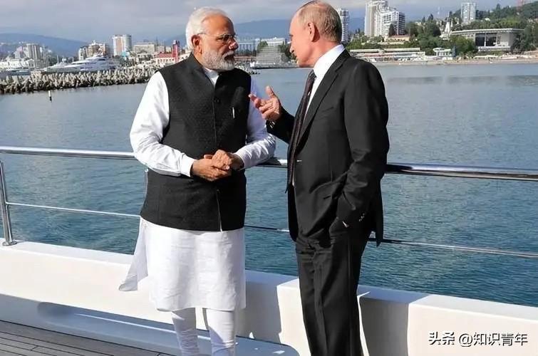 3月中旬，霍尔木兹海峡面临封锁危机。就在全世界都在为能源捏一把汗的时候，海上却上