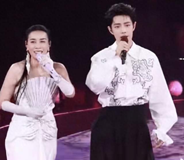 那英演唱会名场面：看清肖战可贵人品，前辈的欣赏从不客套
