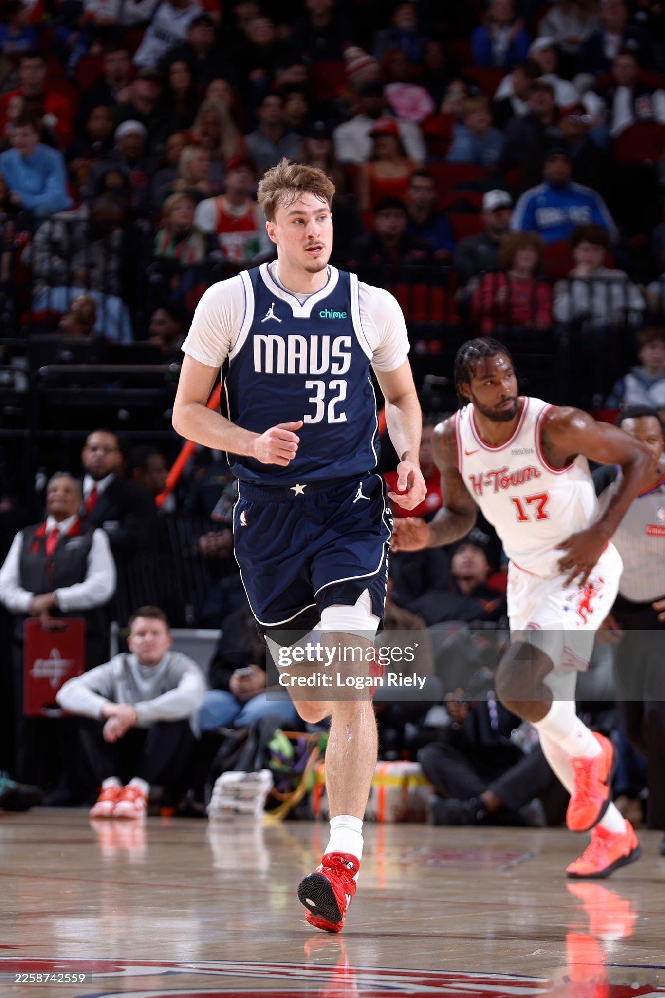 MFFL 上半场结束，我牛51比59落后火箭。大家来说说观赛体验。独行侠vs火箭