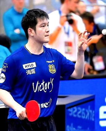 樊振东这事，直接把遮羞布给扯了，国内顶薪80万，人家德国俱乐部开价120万欧，就