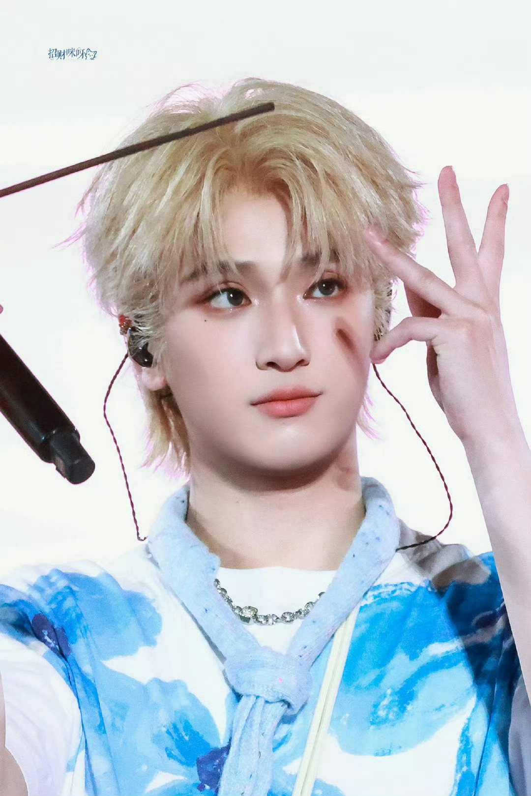 接严浩翔的追星运湖南卫视跨年演唱会 新音的严浩翔完全是巨星完成时湖南跨年见！！和