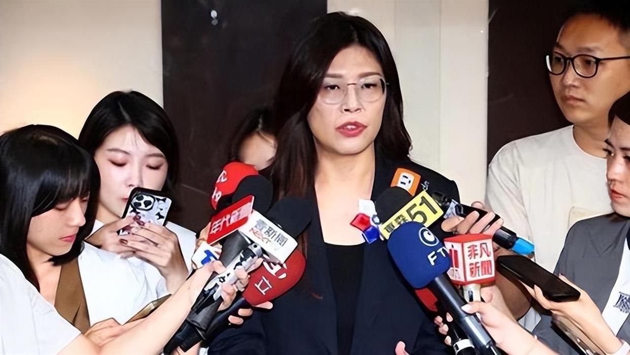 郑丽文真是脑洞大开，竟然想把大陆与台湾的关系定位成欧盟关系，这不明摆着把台湾和大