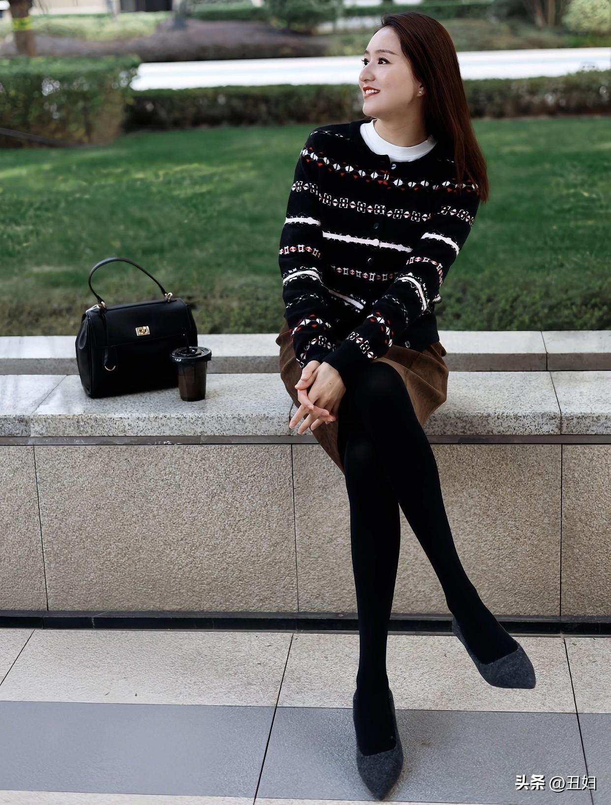 如果想生活多点刺激和惊喜，风情万种的人或许更合适；要是渴望安稳温暖，温柔体贴的人