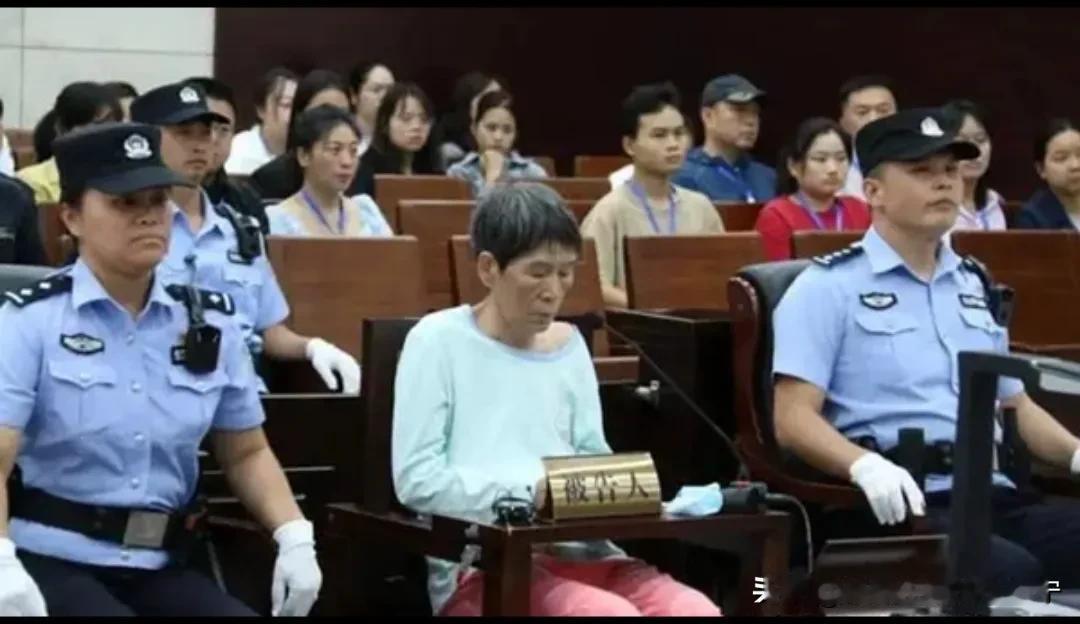 有一种刑法，叫凌迟！！！
余华英在短短11年中，拐卖了12个家庭中的17个孩子！