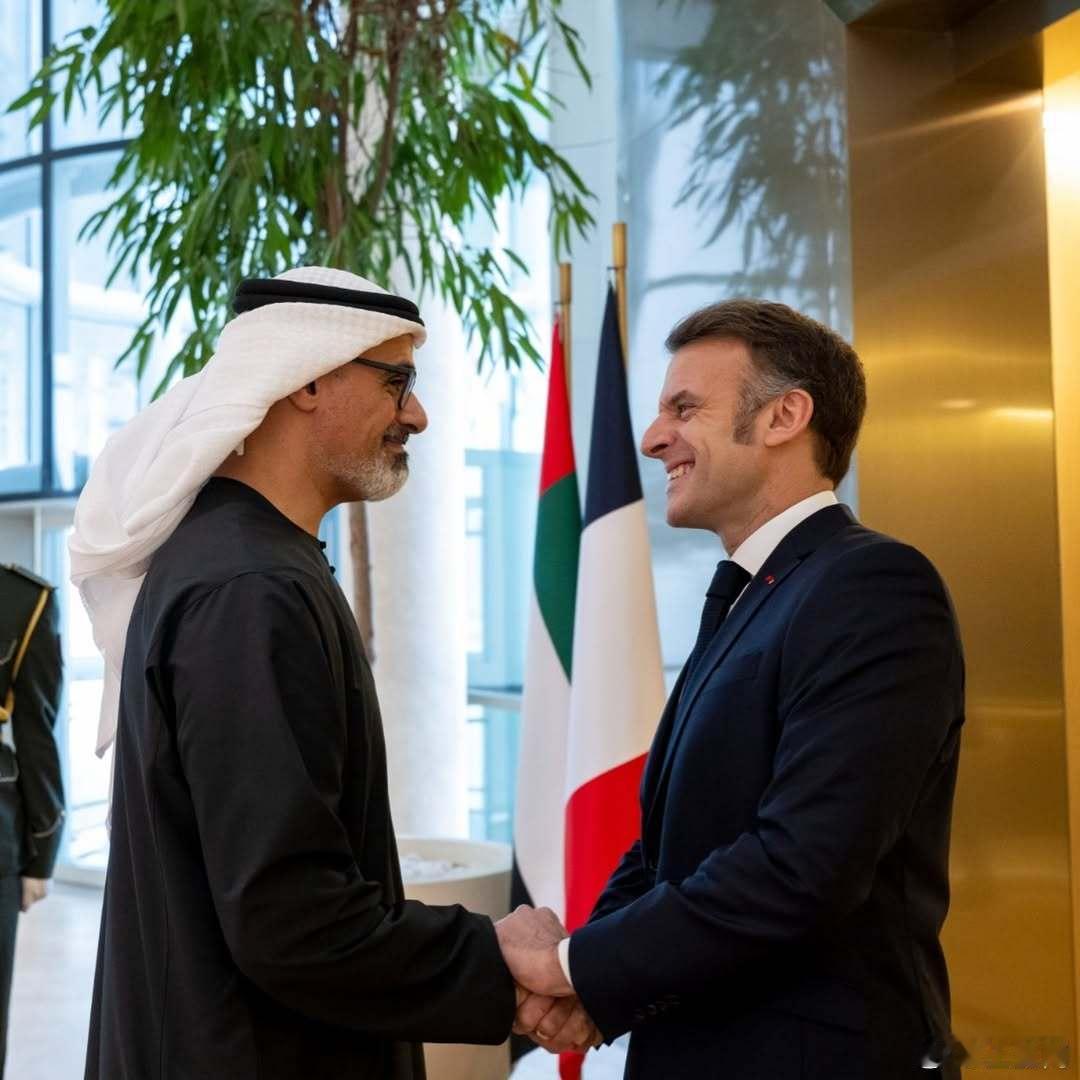 阿联酋王室🇦🇪12月21日，阿联酋总统&阿布扎比酋长国酋长谢赫·穆罕默德·本