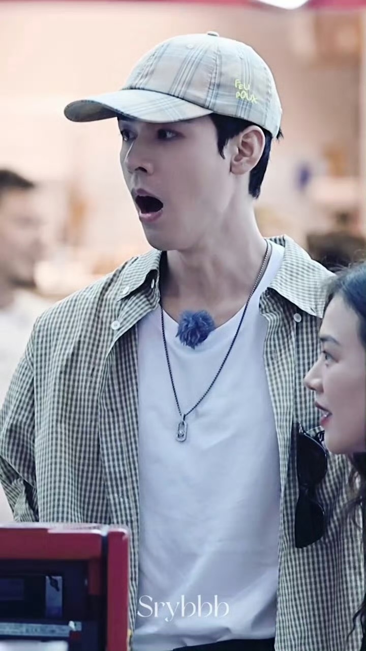 龚俊哈哈哈哈这么可爱呢 ​​​