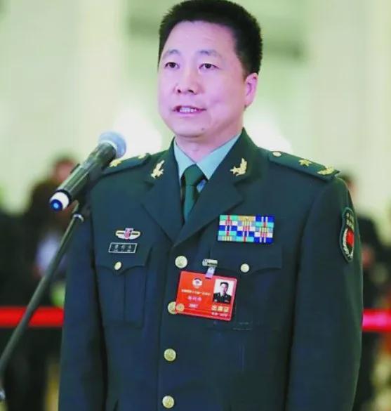 杨利伟自2008年7月晋升为少将以后，一转眼十多年过去了，他的军衔仍然是少将，还