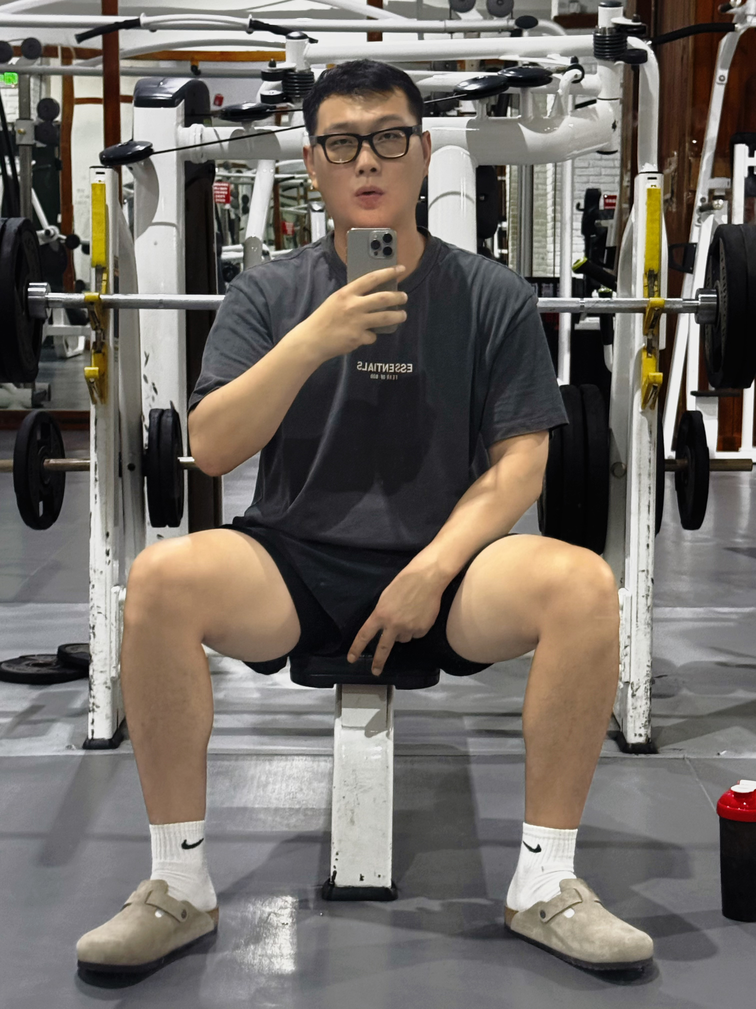 不求完美，只求进步～趁着这周不忙继续健身房冲起来健身打卡健身