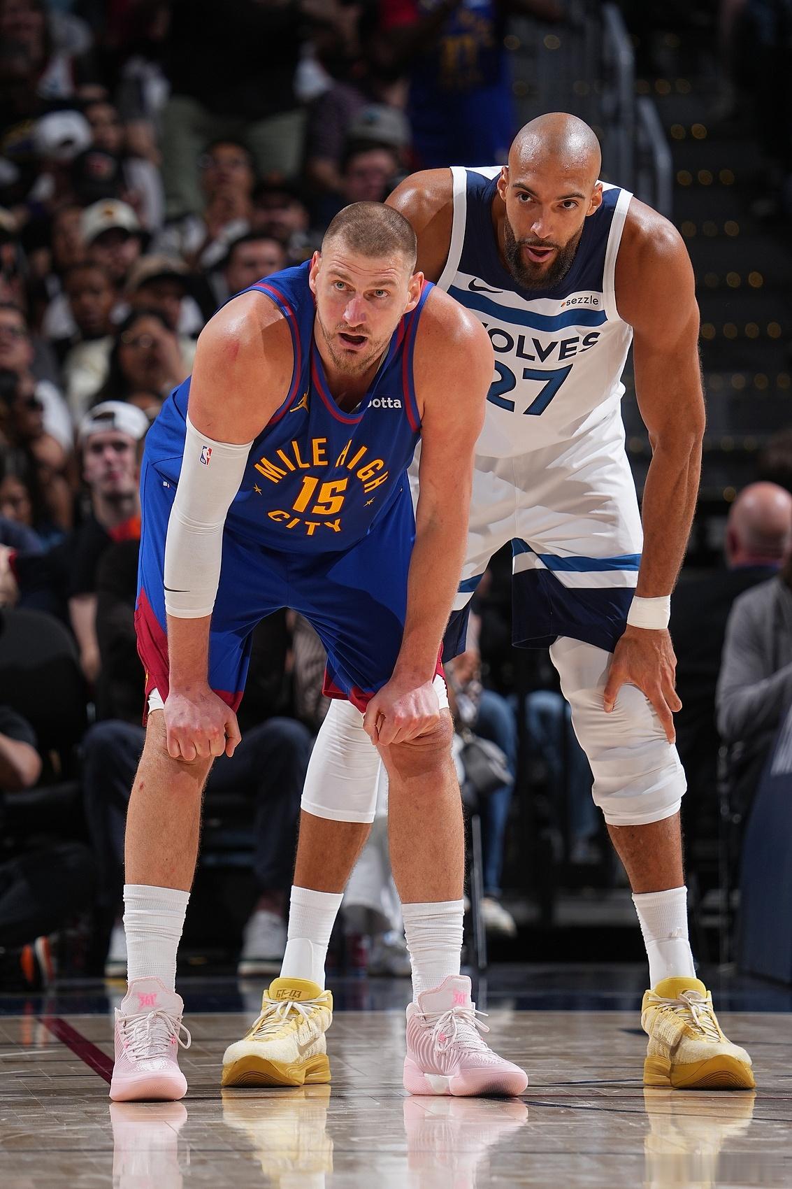 离谱！约基奇26投7中，生涯季后赛最差一战被戈贝尔锁死约基奇26投7中 NBA季