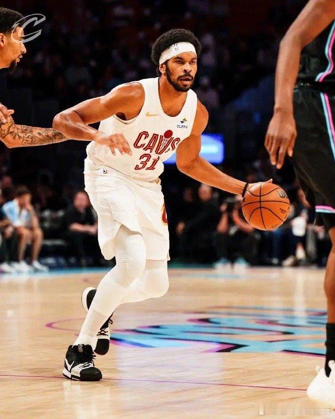 骑士逆转终结热火3连胜：亨特迎5000分里程碑 阿伦30+10爆发 北京时间11