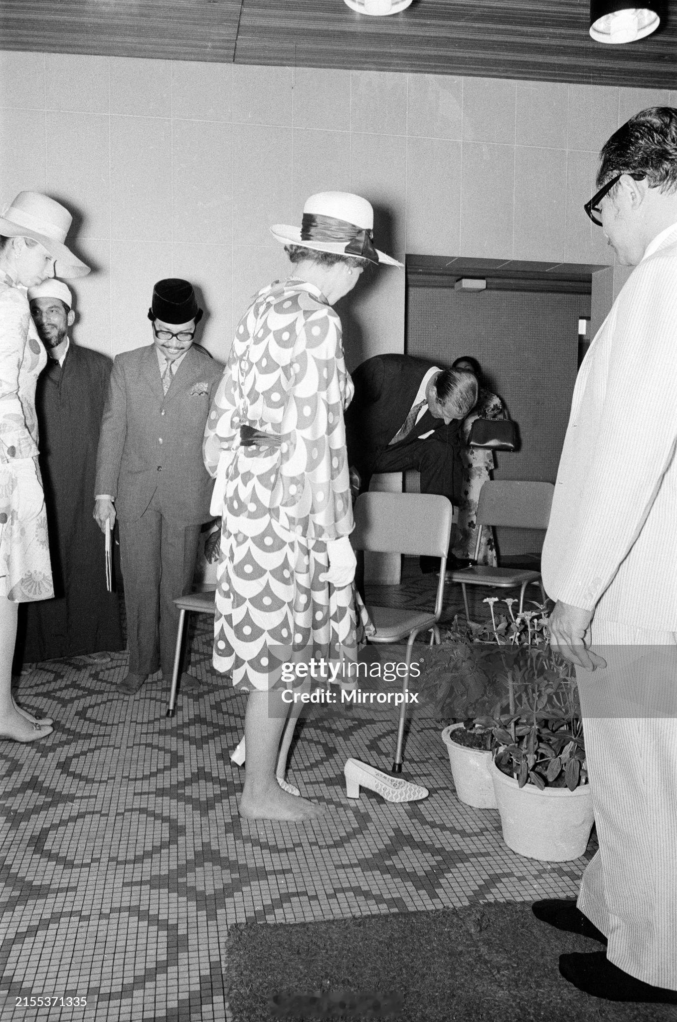 英国王室  1972年2月25日，伊丽莎白二世女王、爱丁堡公爵菲利普亲王和安妮公