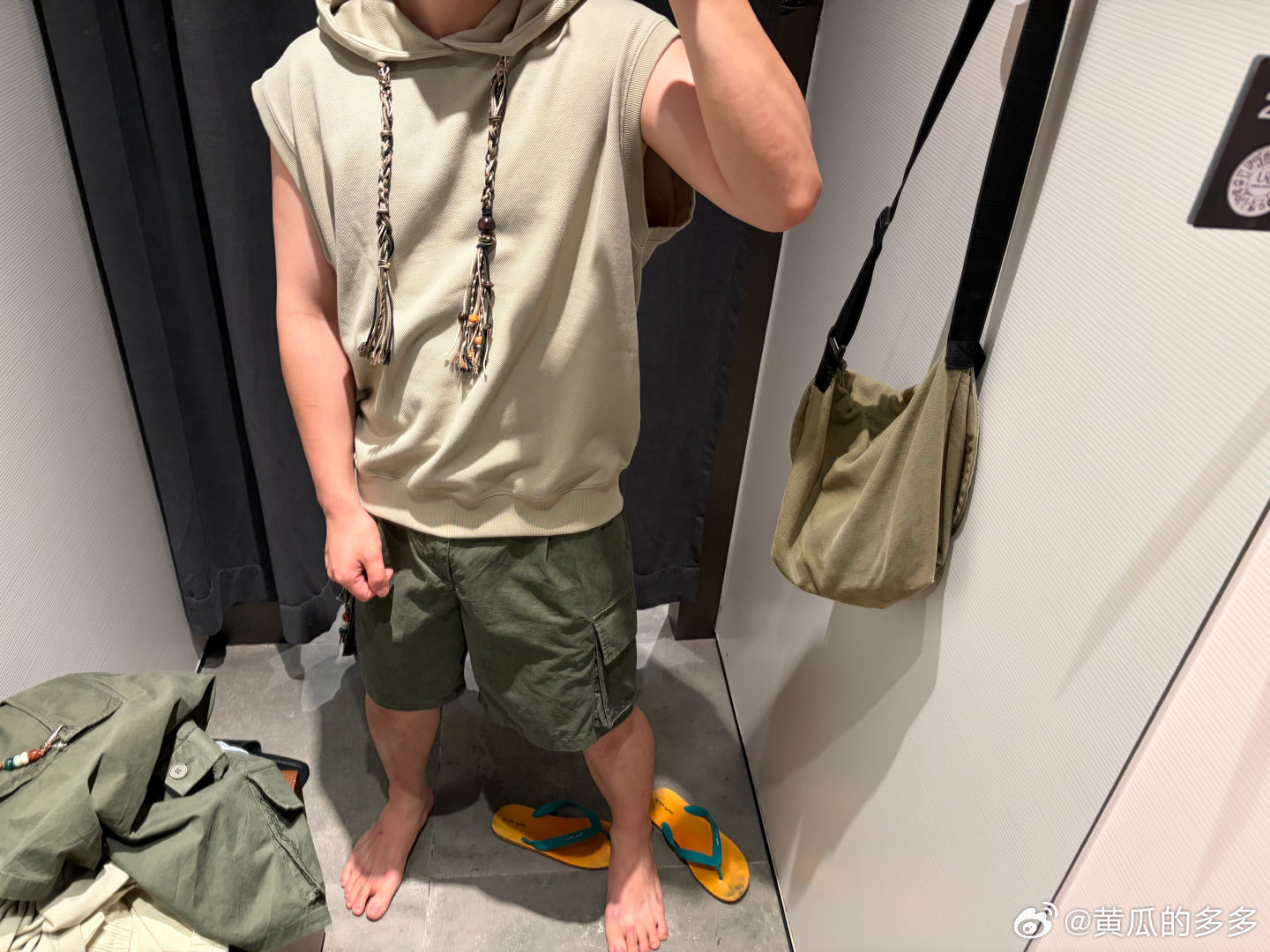 美美买新衣服惹 