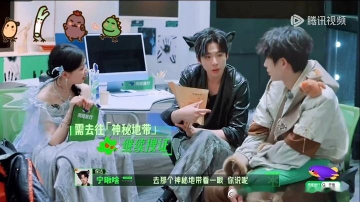 张凌赫唱赫皮巴拉之歌开始推理吧 张凌赫唱赫皮巴拉之歌那段我反复拖回去听，他摇头晃