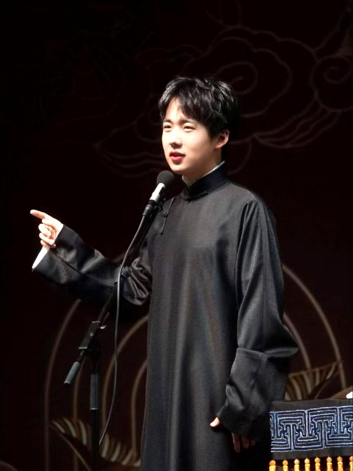 郭麒麟这回应，真是教科书级别的。

一段10秒的模糊视频，就想把他、刘昊然、严浩