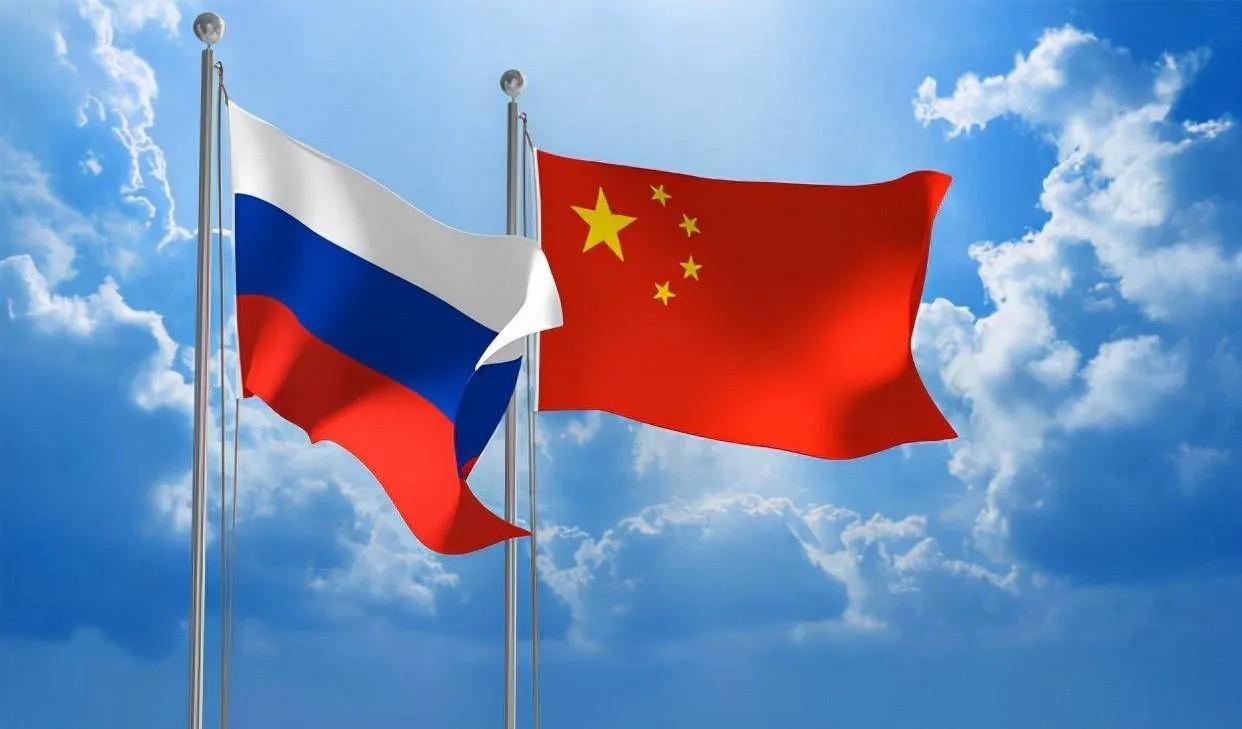 卡内基欧亚研究中心研究员提姆尔·尤玛罗夫和卡内基欧亚研究中心主任亚历山大·伽不耶