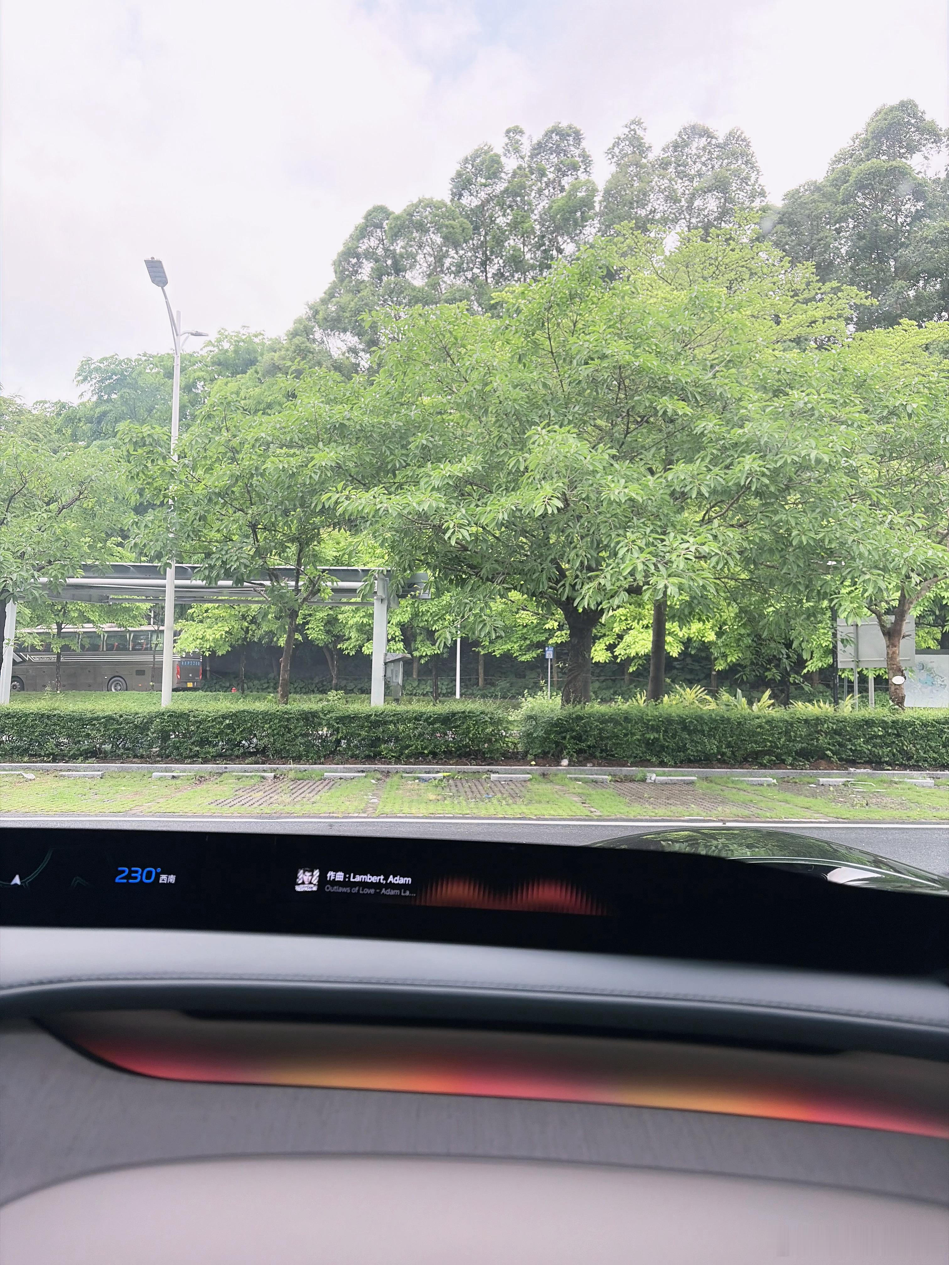 兄弟们早，已经到干活的地方了，火速打个铁！！ 