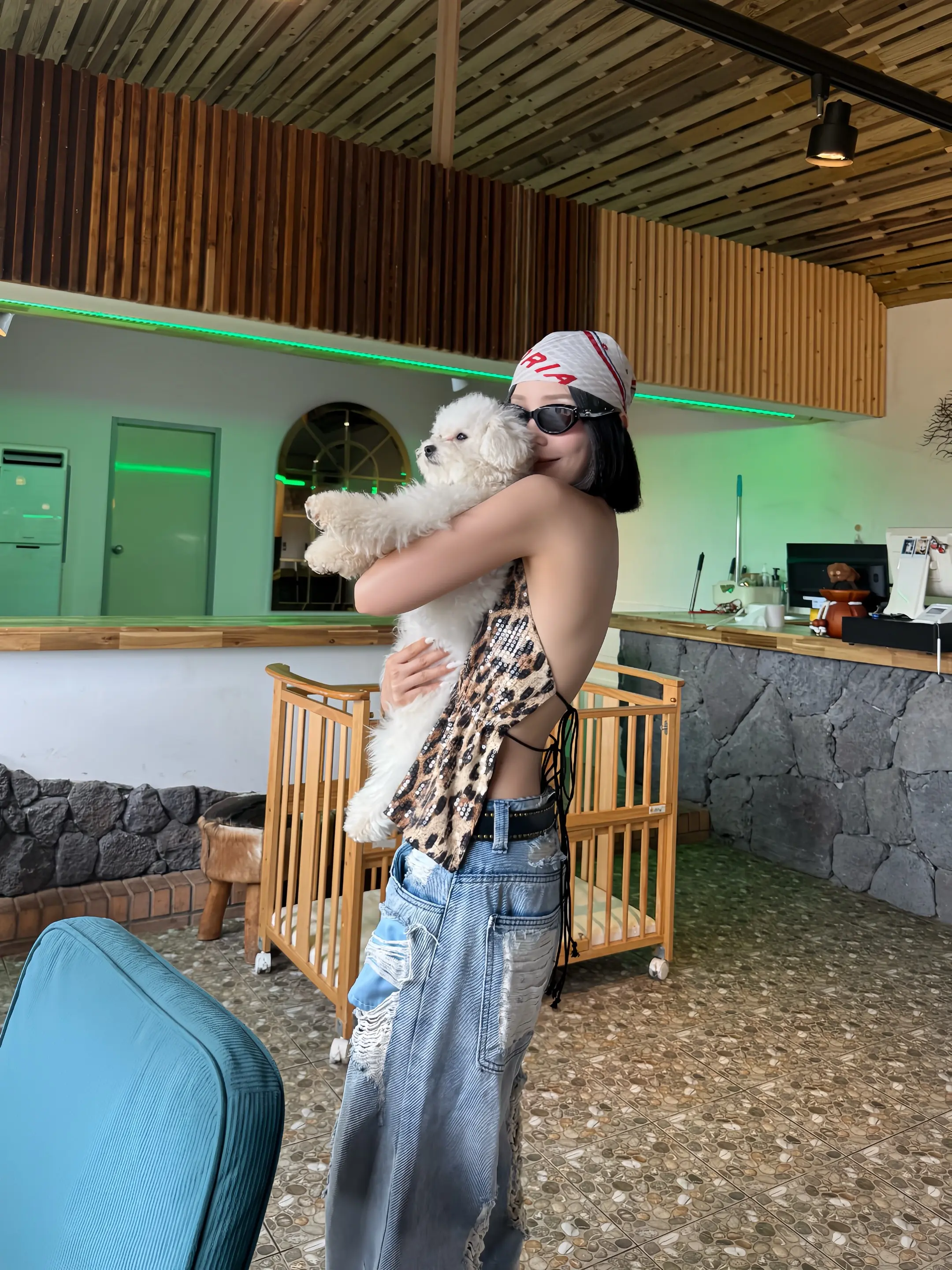 别老窥探我了 我真过的幸福你又不高兴。