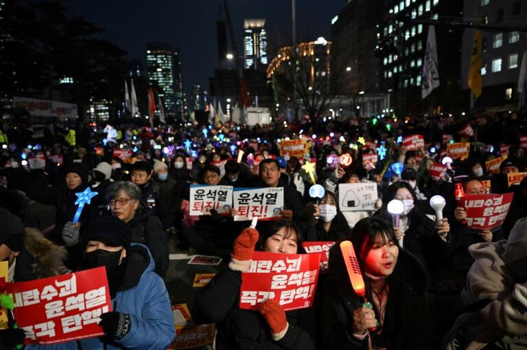 在监狱企图用内裤自杀，韩国人是来搞笑的吗？还是演戏演上头了？
韩国前国防部长金龙