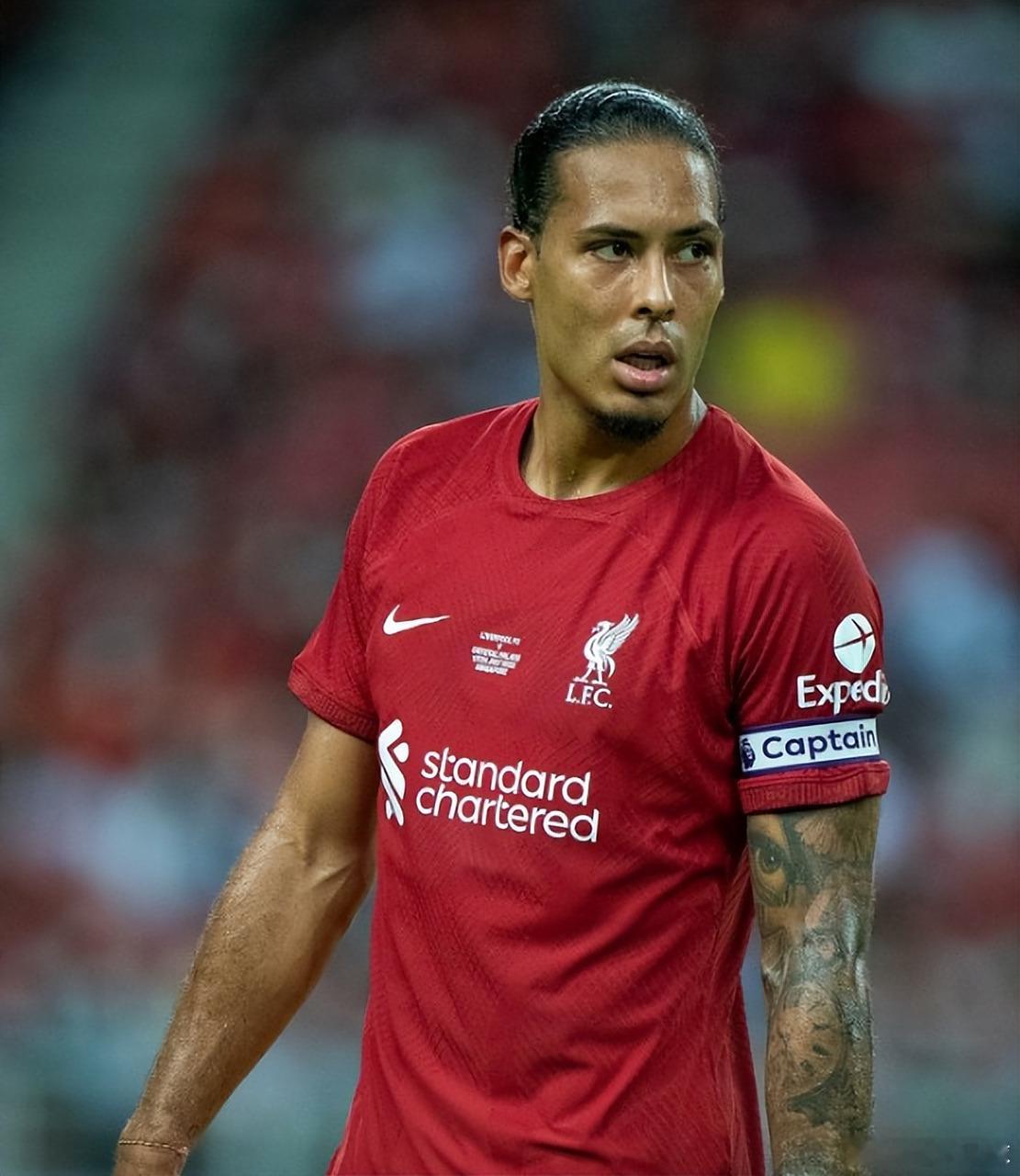 利物浦客场2-3憾负伯恩茅斯，范戴克赛后揽责+发声留罗伯逊。作为队长，他直言每天