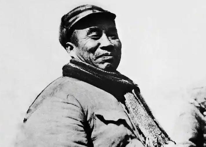 1911年，参加辛亥革命。1927年，南昌起义的城防图，他亲手绘制。1934年，