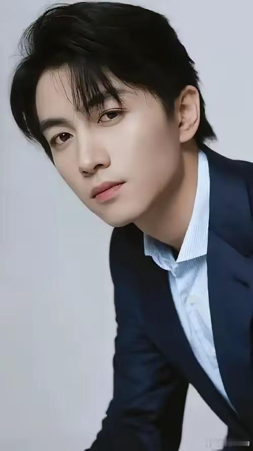 只有经历过婚姻的人才懂，陈晓这类人究竟有多让人无奈。要说他唯一的优势，恐怕也就是