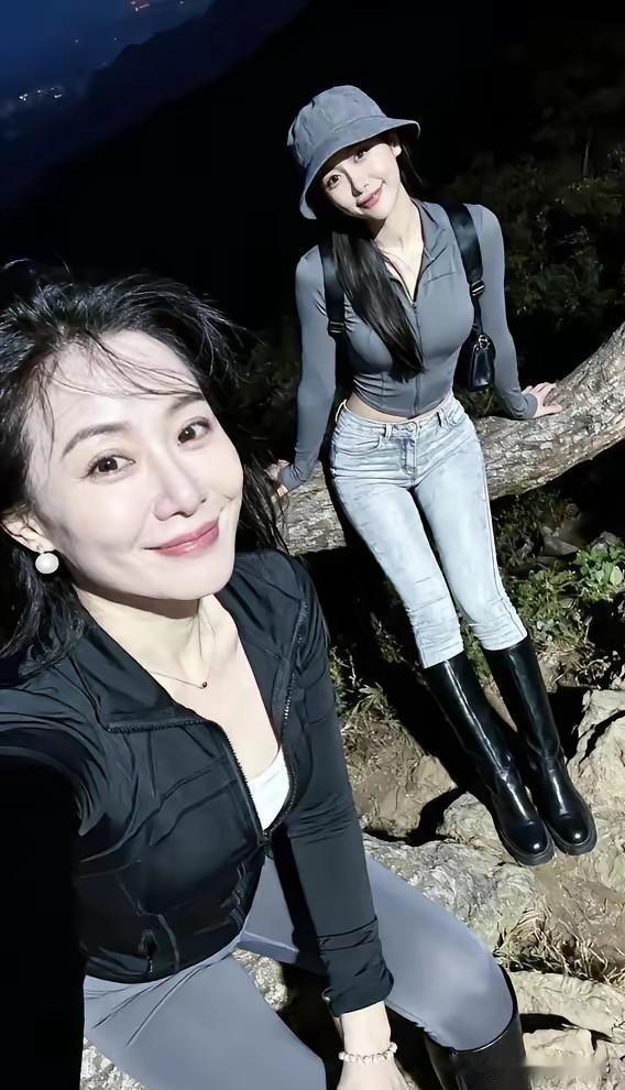 妈妈和女儿，谁更漂亮呢？