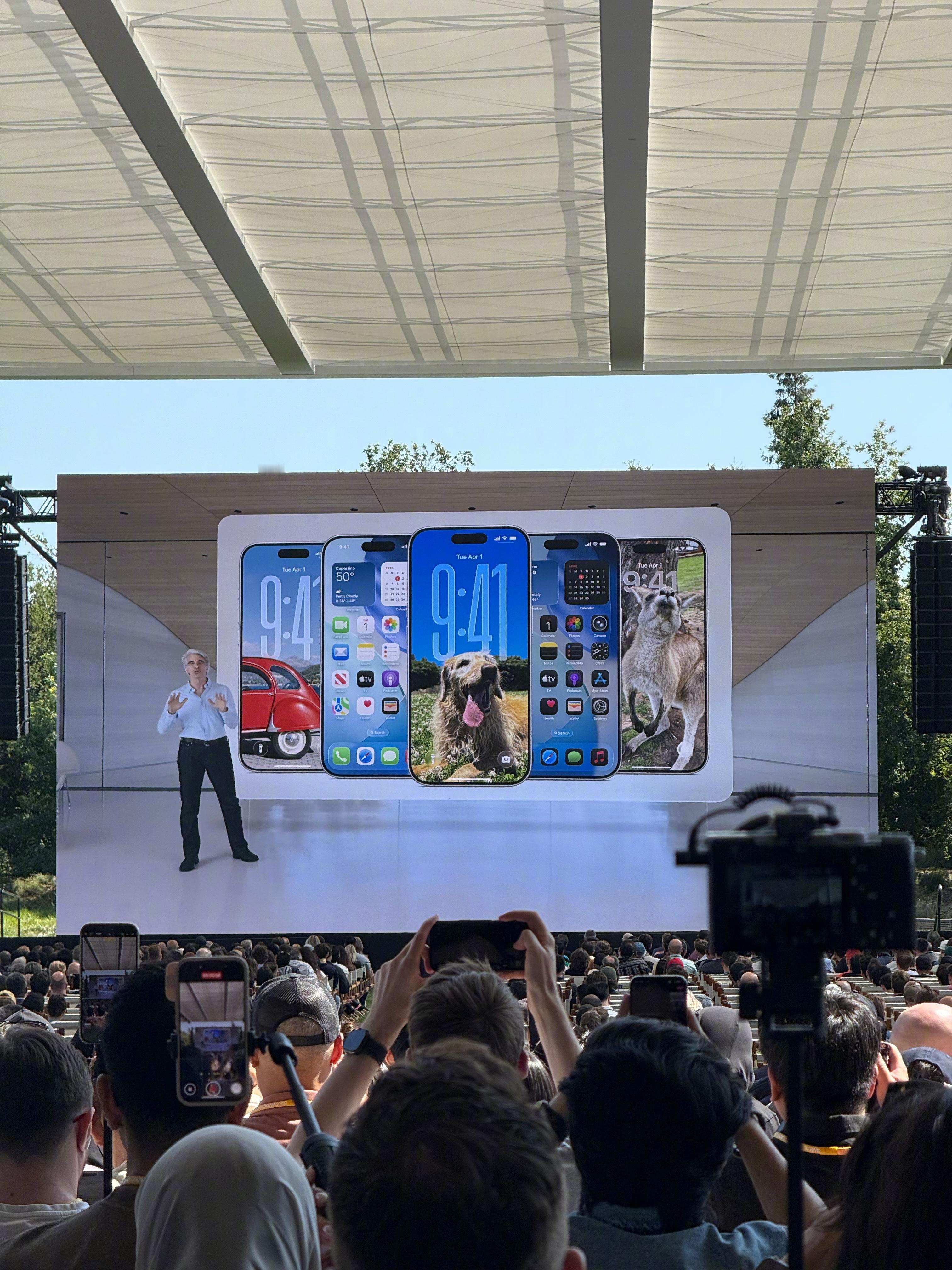天啊‼️iOS26原生应用都加入了新系统的特性3D有纵深空间感的锁屏 全新的音乐
