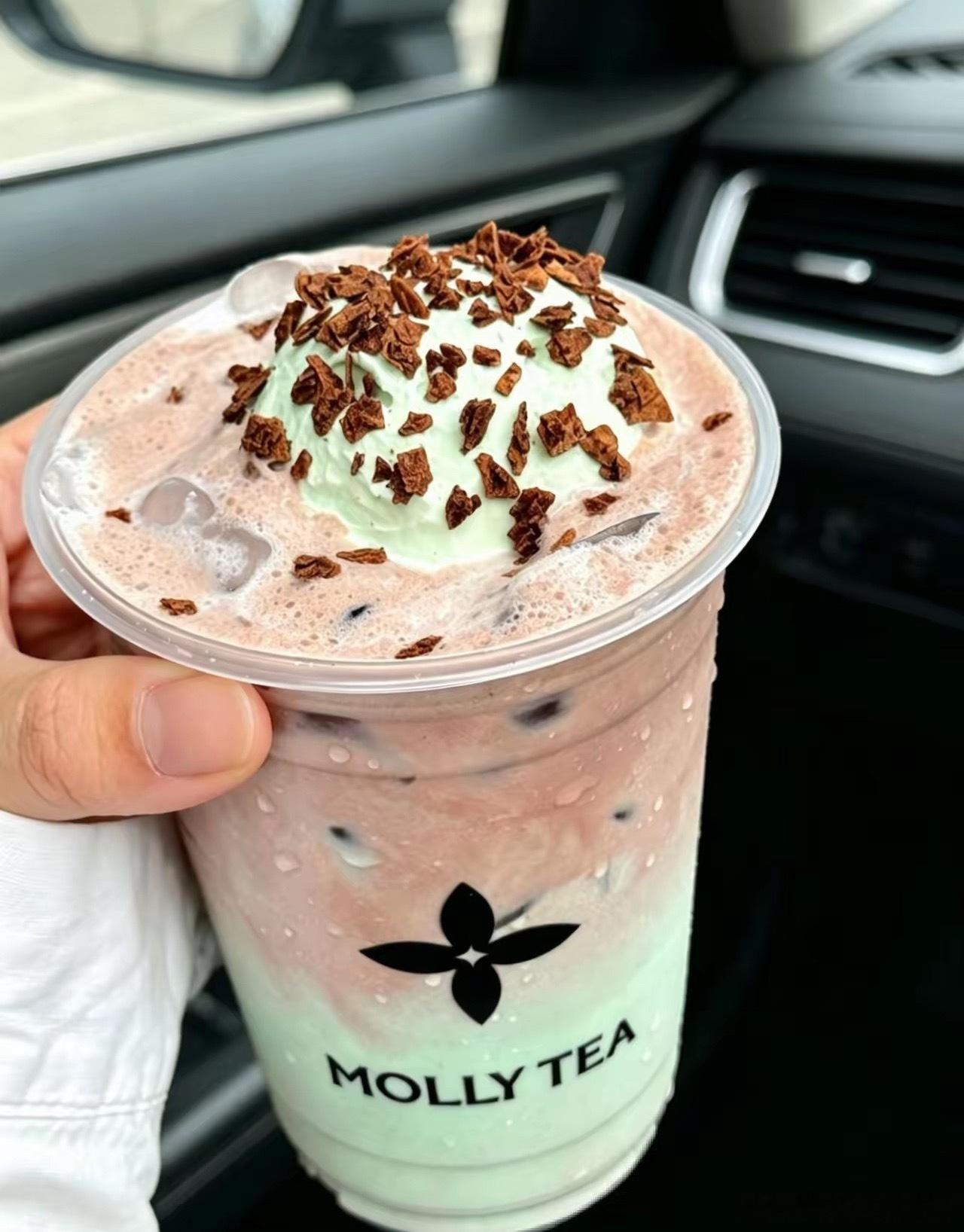 LV起诉茉莉奶白判赔1030万LV和新茶饮品牌茉莉奶白的商标侵权案，现判处茉莉奶