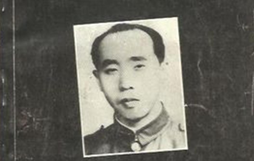 1948年，八路军干部成汉奸，搞工事被蒋氏推广，14年后，病死狱中
 
这个人就