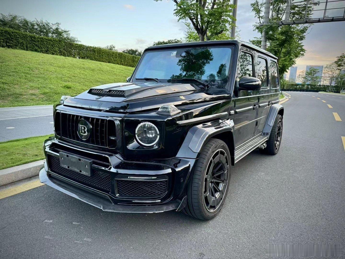 奔驰G63 4.0T V8，全车升级巴博斯套件，黑外黑内 ​​​