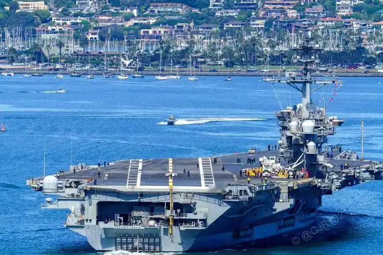 危险信号！美借谈判暗备战，三航母合围伊朗，停火到期即开战。危险警报拉响！美国假谈