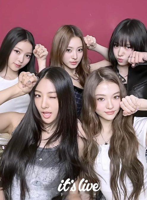 MEOVV x it's Live💗 ​​​