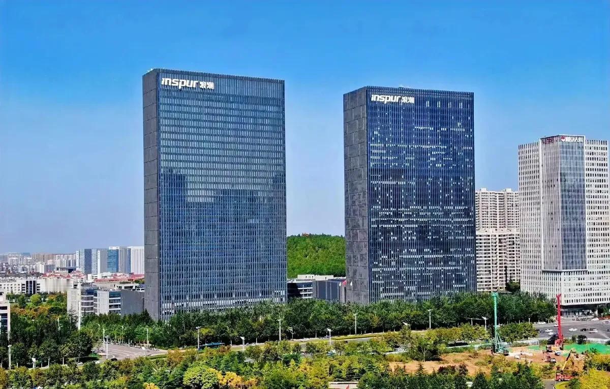 山东企业频遭制裁，美国为何频频出手？
最近，美国对山东多家企业和个人连续出手，引