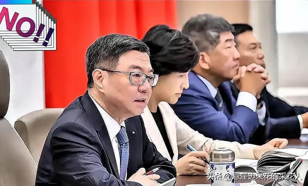 12月26日，台当局突然通过《两岸人民关系条例》修法，不光所有公务员赴大陆要管控