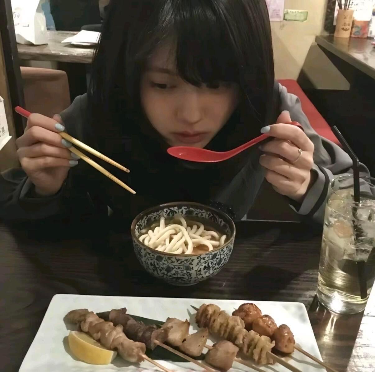 -𝐒𝐇𝐀𝐑𝐄｜𝔀𝓮𝓬𝓱𝓪𝓽 头像背景图搭配 ⸝⸝🥥꙳🥨