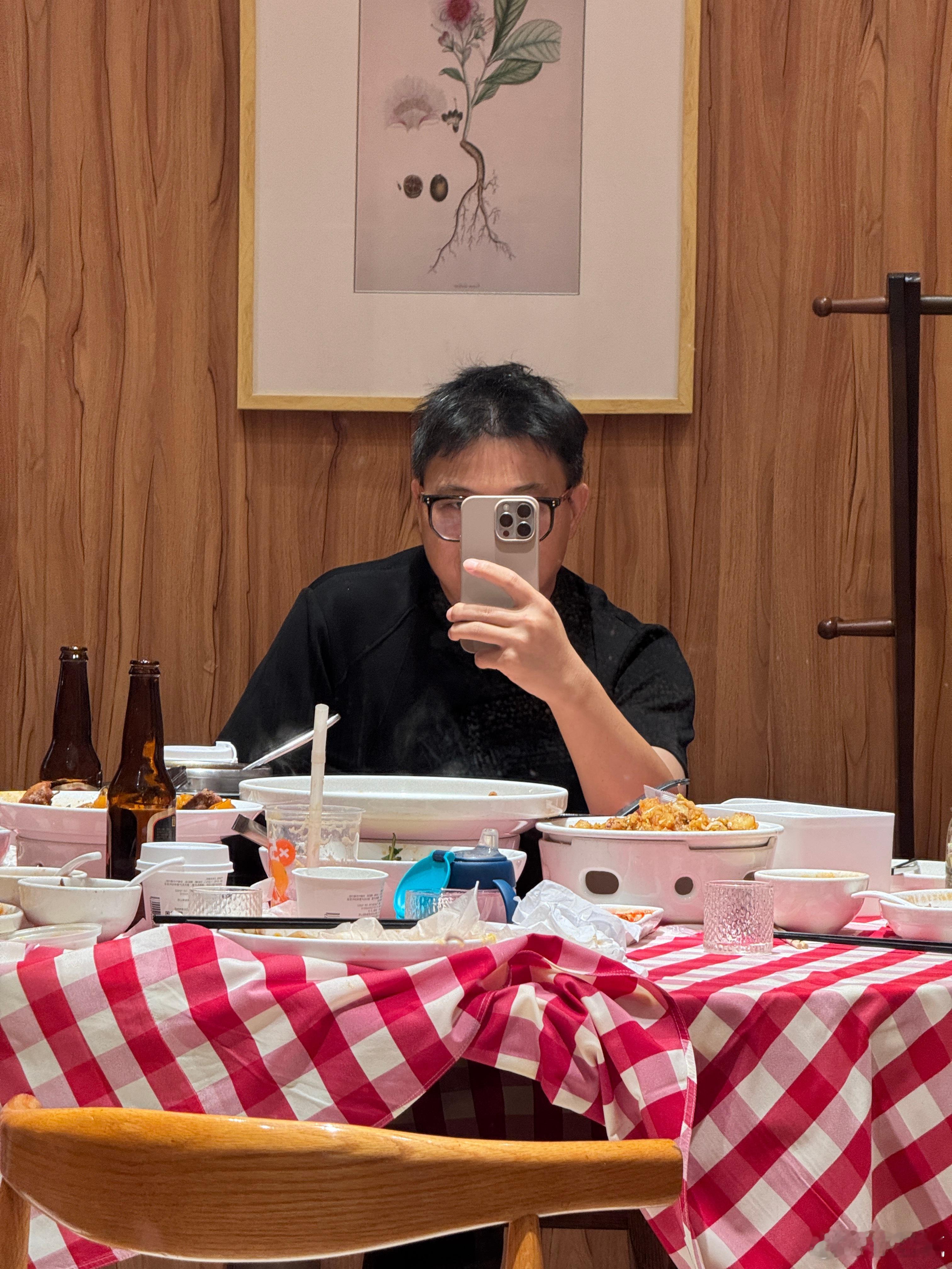 李想宣布纯电系列没有i7，一点都不意外，真没必要两个产品线完全对齐。不过我之前在
