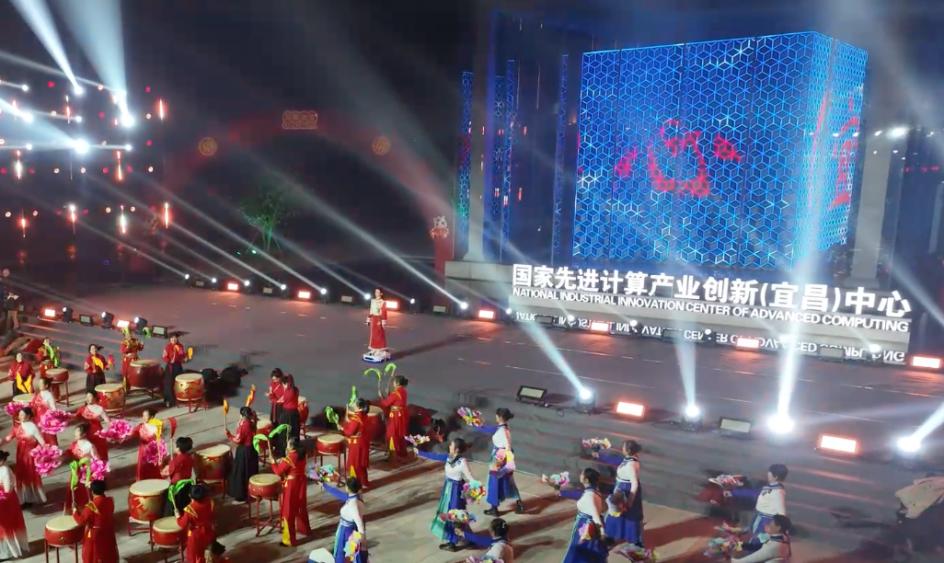 不知道大家注意到没有，硅立方这东西好像特别受“大场面”的青睐。往前倒两年，《流浪